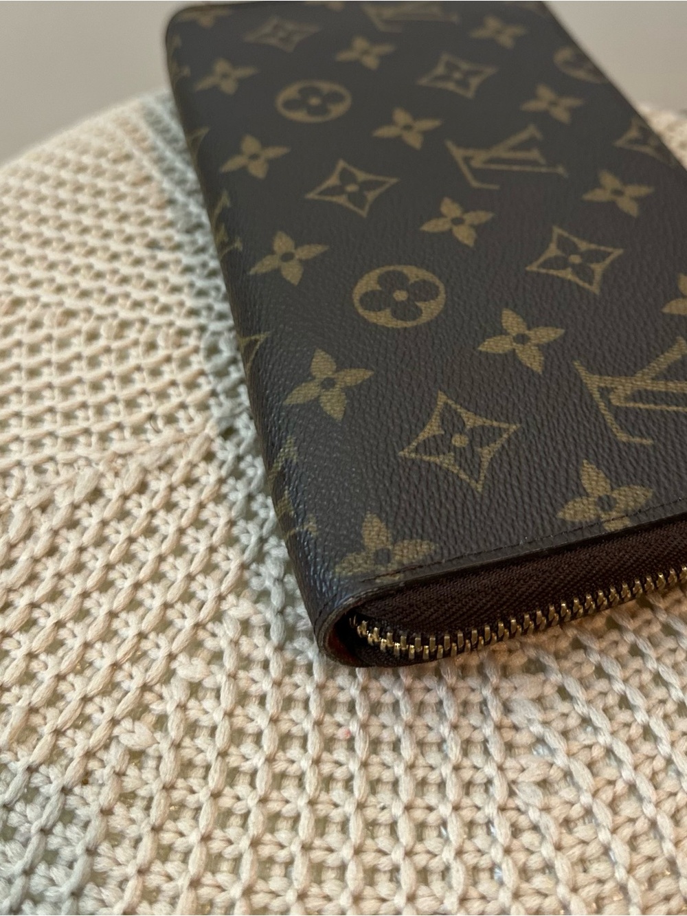 Louis Vuitton Monogram Zippy Organizer Wallet in Monogram Brown - Picture 9 of 14